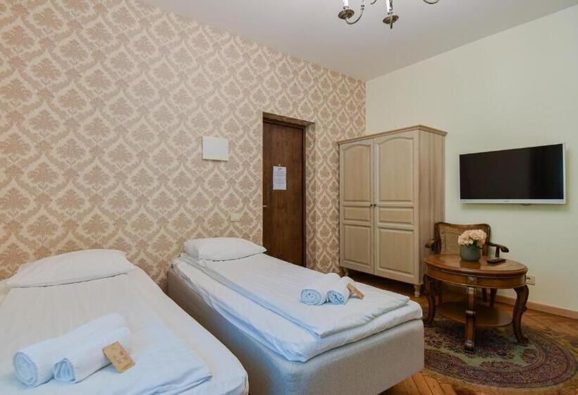 اتاق استاندارد, Kubu Namai