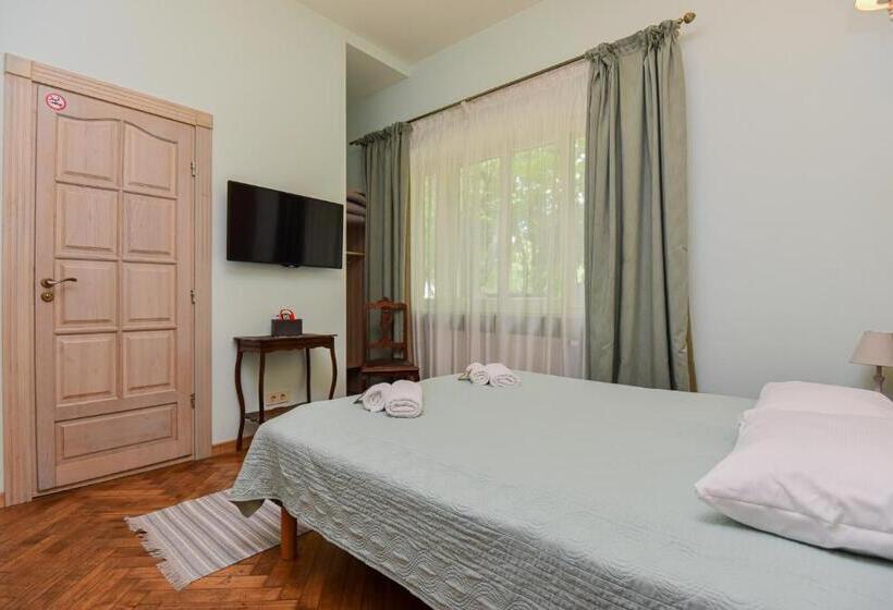 اتاق استاندارد, Kubu Namai