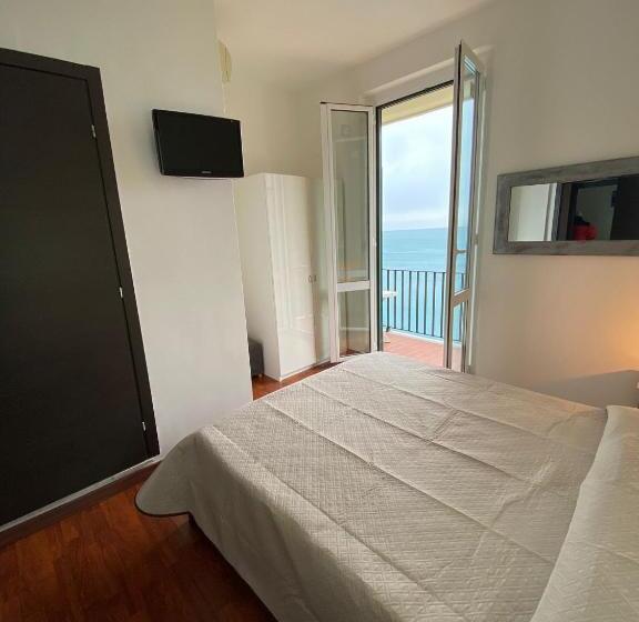 Номер Стандарт Вид на Море, Sollevante Guest House