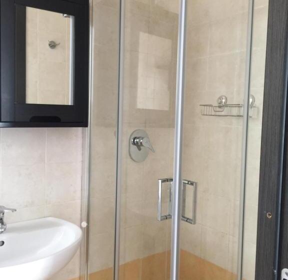 اتاق اکونومی, Sollevante Guest House