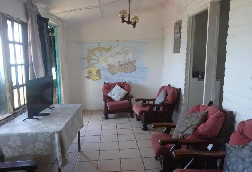 オーシャンビューのスタンダードバンガロー, Eagles Nest Hostel Plus Self Catering Private Units