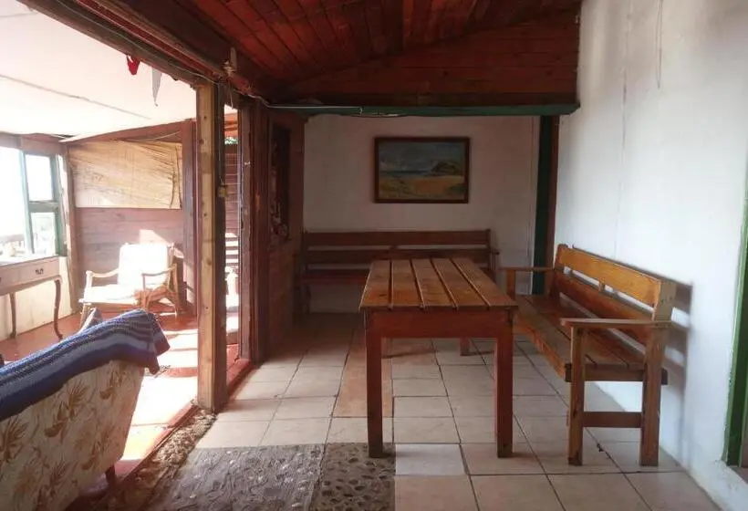 バス共有のスタンダードルーム, Eagles Nest Hostel Plus Self Catering Private Units