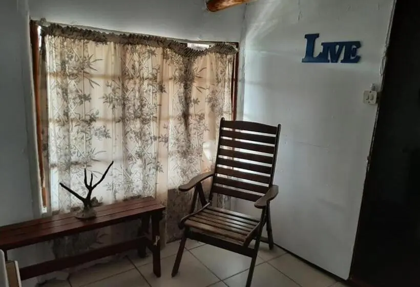 オーシャンビュースタンダードルーム, Eagles Nest Hostel Plus Self Catering Private Units