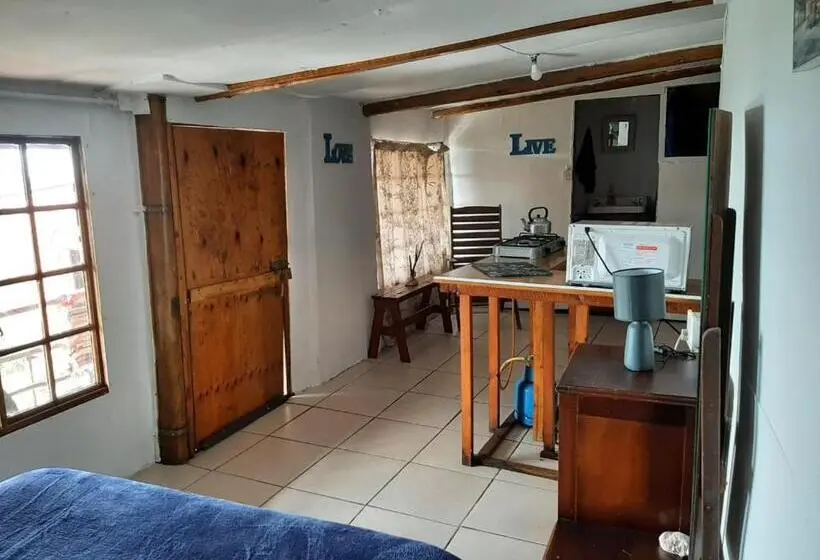 オーシャンビュースタンダードルーム, Eagles Nest Hostel Plus Self Catering Private Units