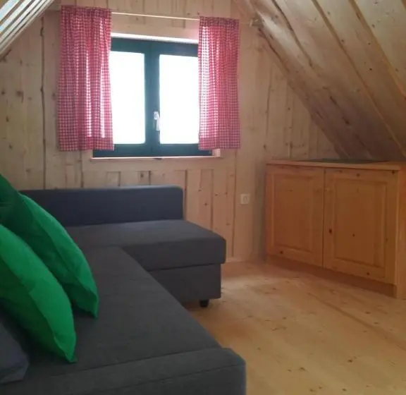 اتاق خانوادگی, Guesthouse Planinski Dom Majerhold