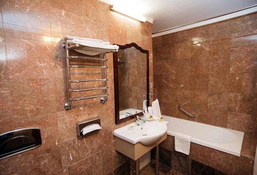 Номер Классический Вид на Город, Grand Hotel Astrakhan