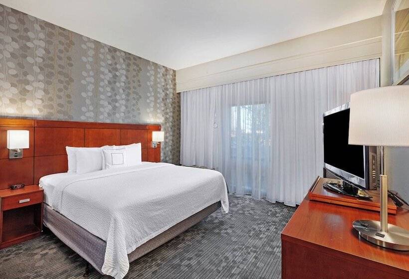 Люкс, Courtyard By Marriott Tulsa Woodland Hills