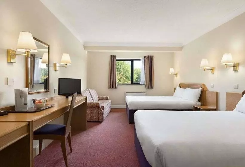 اتاق استاندارد با 2 تخت دوبل, Days Inn Stafford