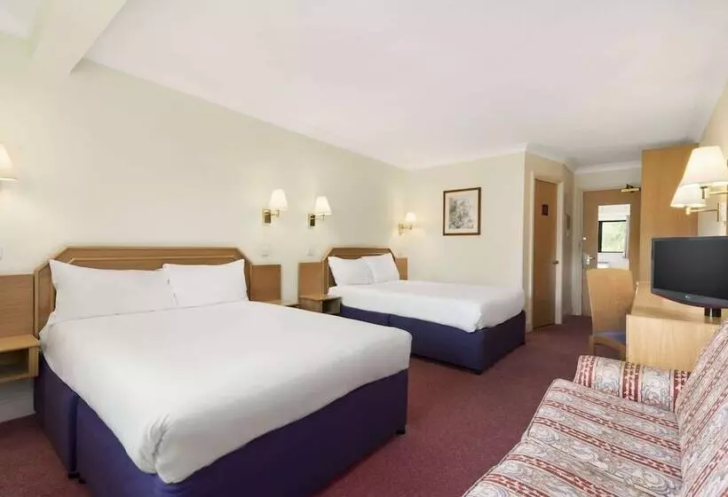 اتاق استاندارد با 2 تخت دوبل, Days Inn Stafford