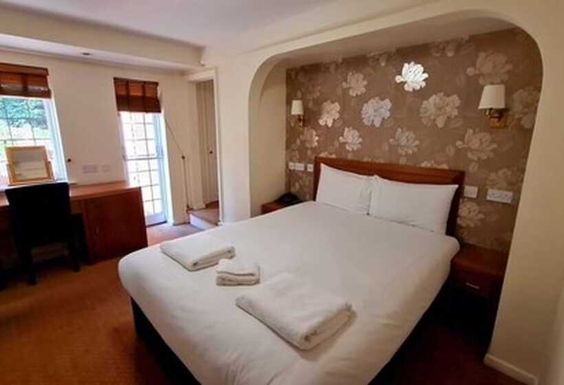 Номер Стандарт, Farnham House