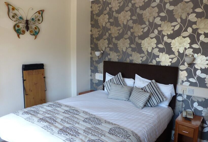 Номер Стандарт, Farnham House
