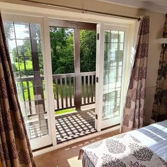 Superior-huone, Farnham House