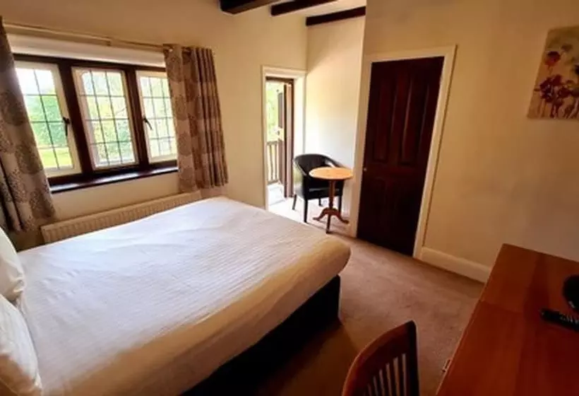 Superior-huone, Farnham House