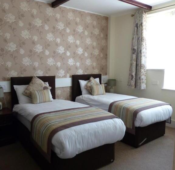 Номер Стандарт, Farnham House