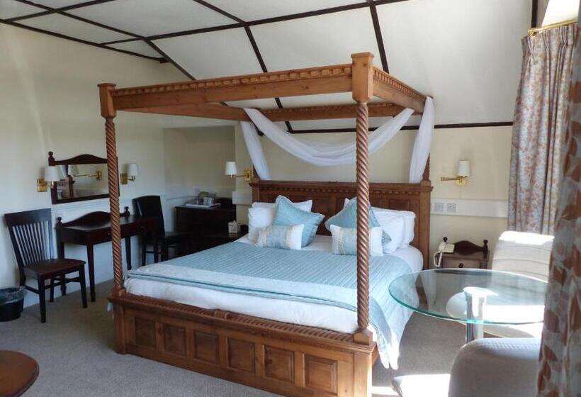 Номер Стандарт, Farnham House