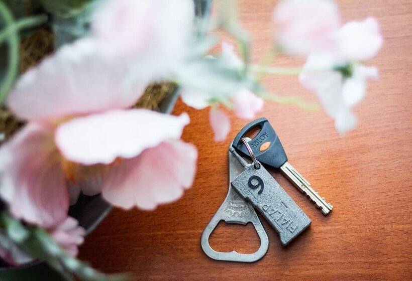 스탠다드 싱글 룸, Fjalar