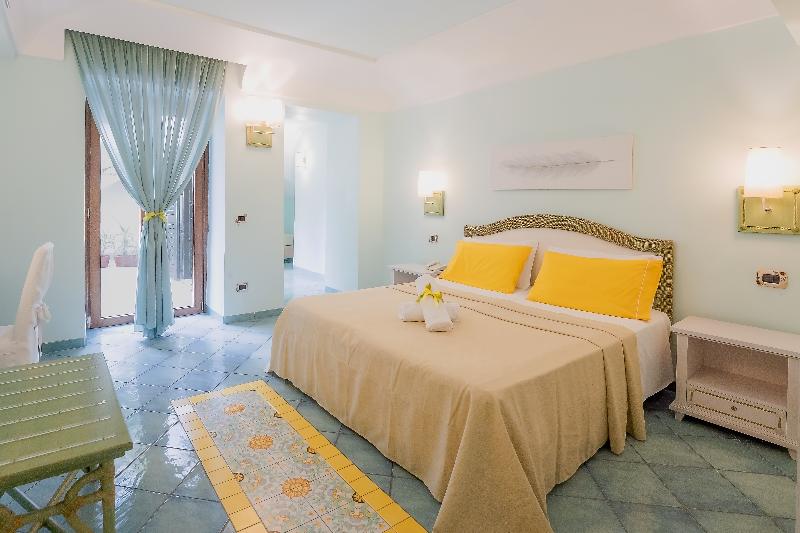 חדר קומפורט, Myage