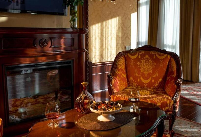 سوئیت پرزیدنت, Nobilis