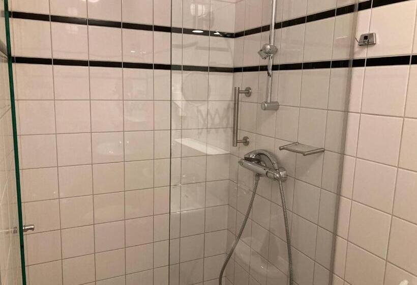 이코노미 룸, Plato By Hofstad Studio’s