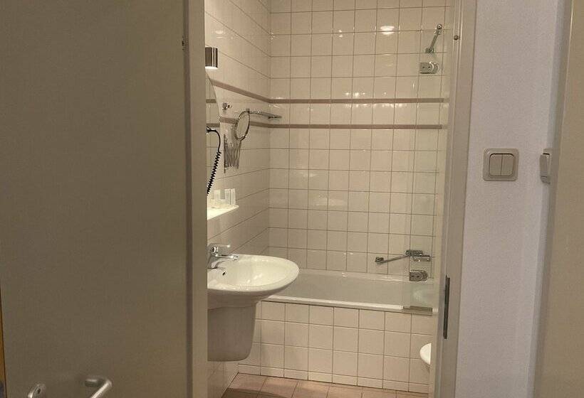 스탠다드 스튜디오, Plato By Hofstad Studio’s