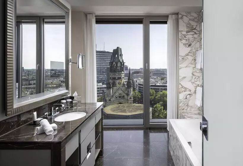 Deluxe Zimmer mit Ausblick, Waldorf Astoria Berlin