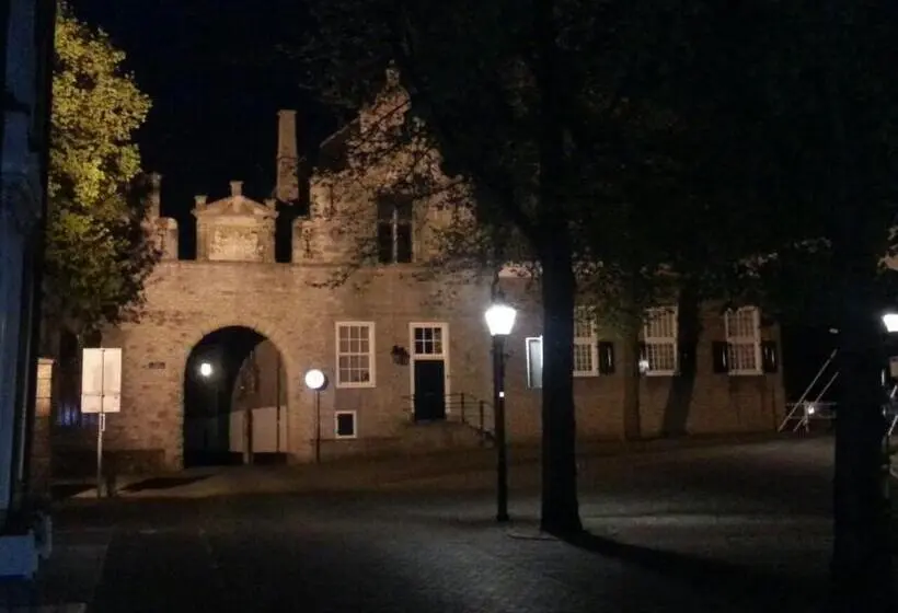 スタンダードルーム, De Oude Haven