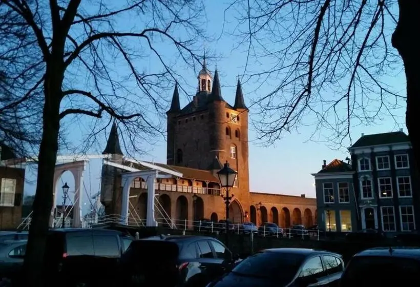 スタンダードルーム, De Oude Haven