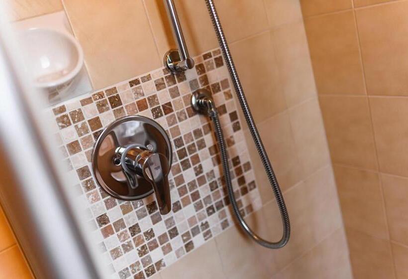 バルコニー付きスタンダードルーム, Restaurant Alber