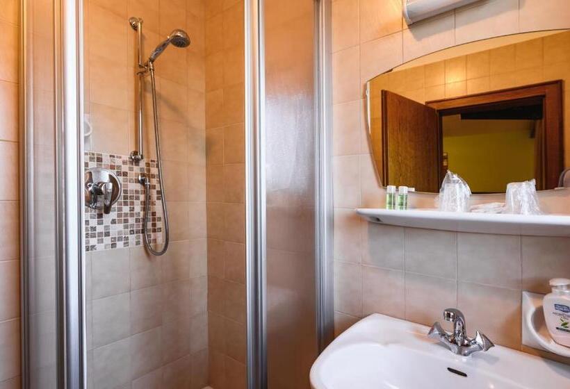 バルコニー付きスタンダードルーム, Restaurant Alber