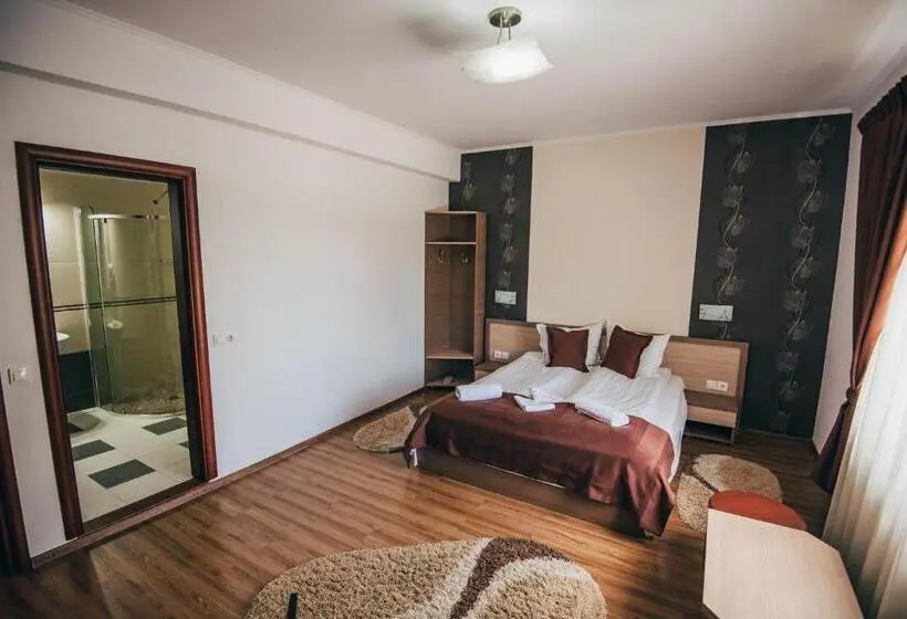 Habitació Estàndard, Szandy