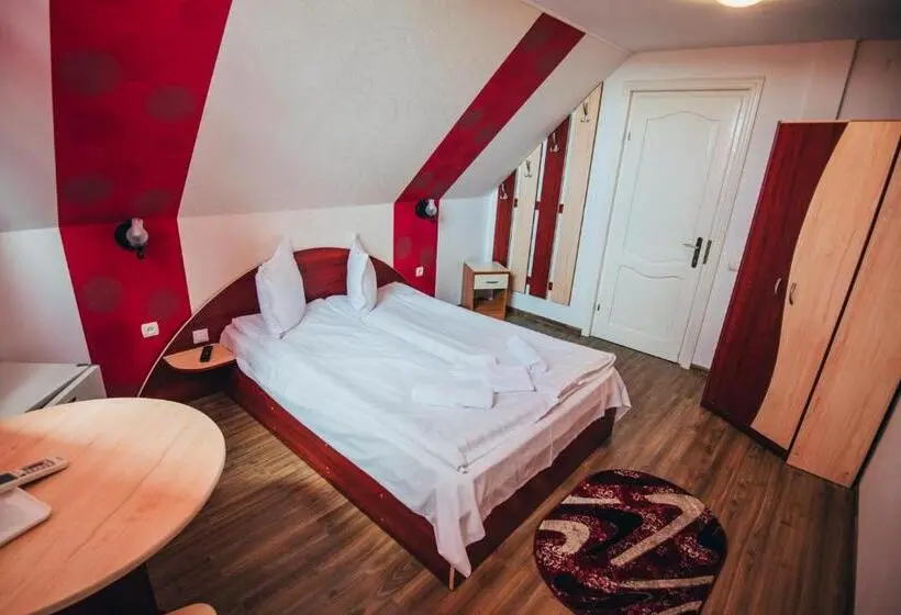 Habitació Estàndard, Szandy