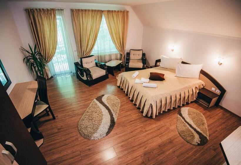 패밀리 스위트, Szandy