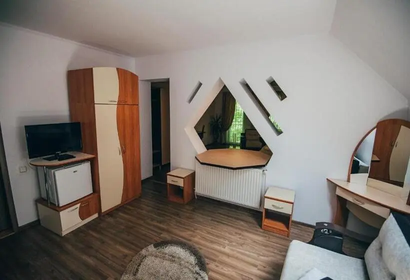 Suite Familiar, Szandy