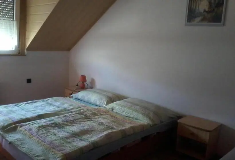 スタンダード４人部屋, Hostinec Banik