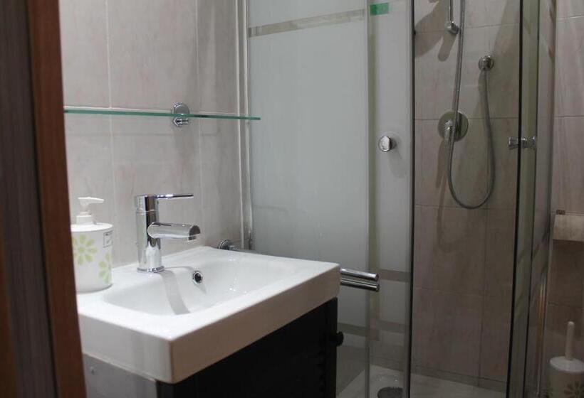 庭の見える１ベッドルームアパートメント, B&b Artistic House