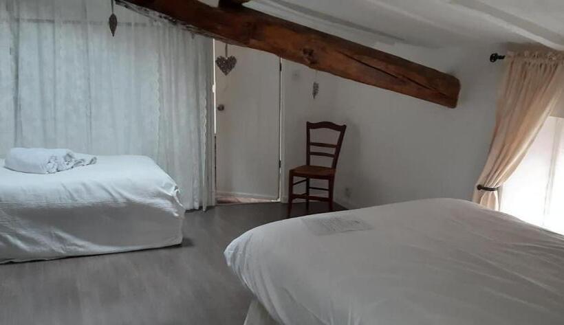 Номер Deluxe, La Cour