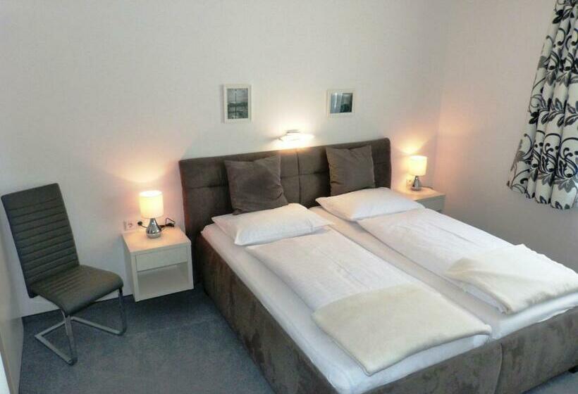 스탠다드 룸, Rooms 73   Helga Bartos