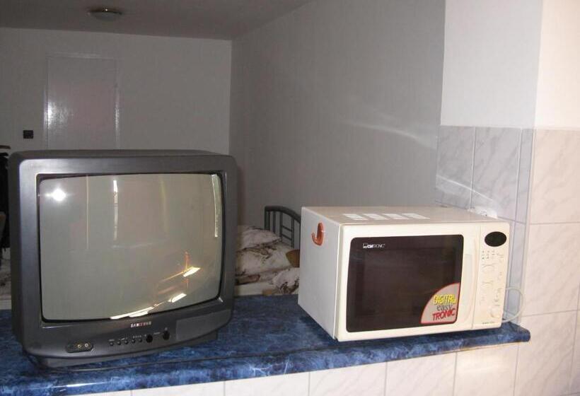 اتاق استاندارد چهار تخته, Kárpáti Motel