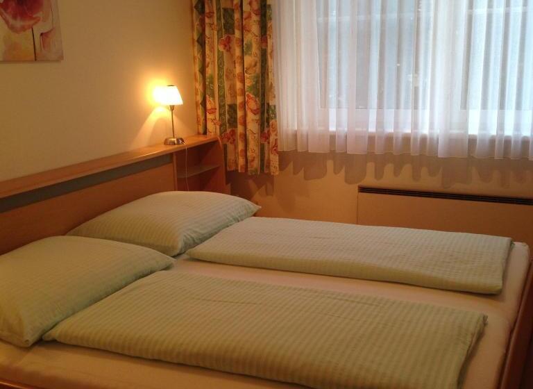 Номер Стандарт, Nikolaushof