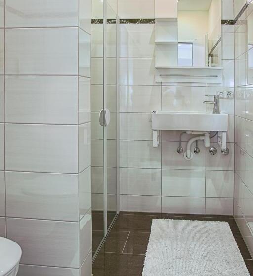 스탠다드 스튜디오, Schlafen In Rosengarten