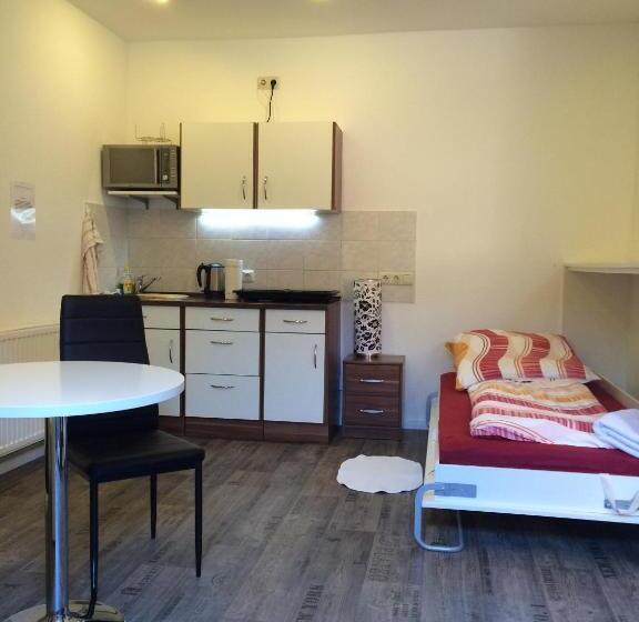 침실 1개 아파트, Schlafen In Rosengarten