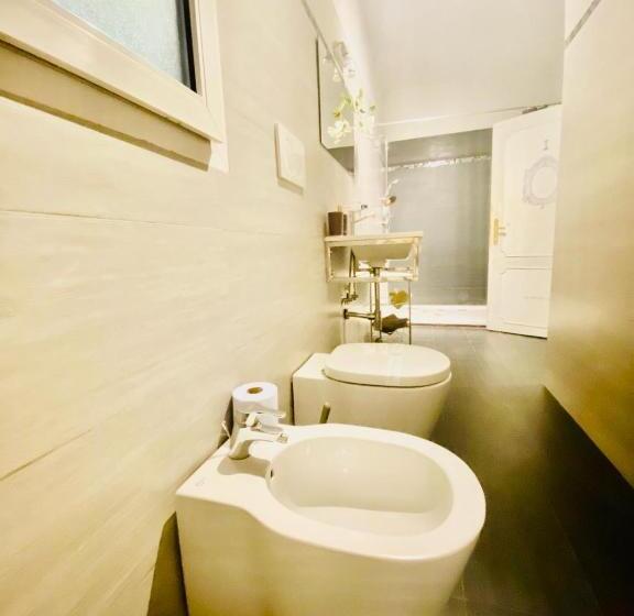 Standard room with outdoor bath, Dorsoduro House