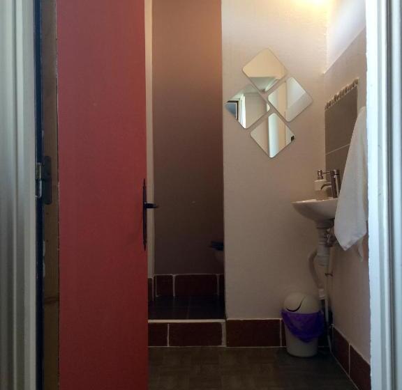 חדר אקונומי, Les Chambres Du Presbytère Du Val