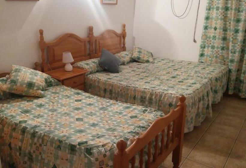スタンダードトリプルルーム, Hostal El Arrecife
