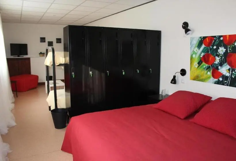 Perhehuone, Hostel Casa Lucas