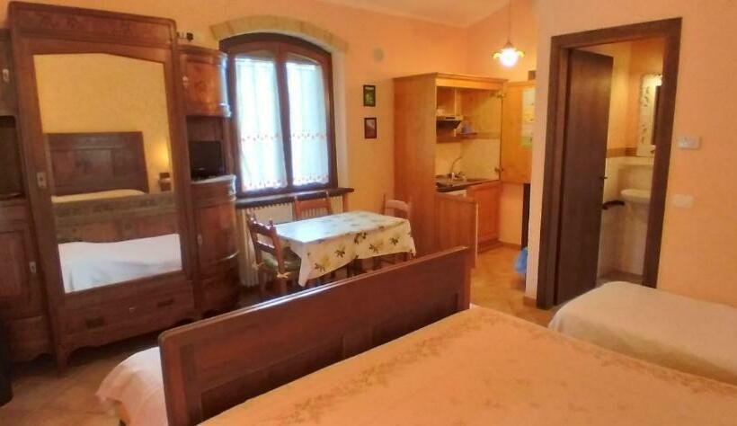 استودیوی استاندارد اینتریور, Casale Giuncheto