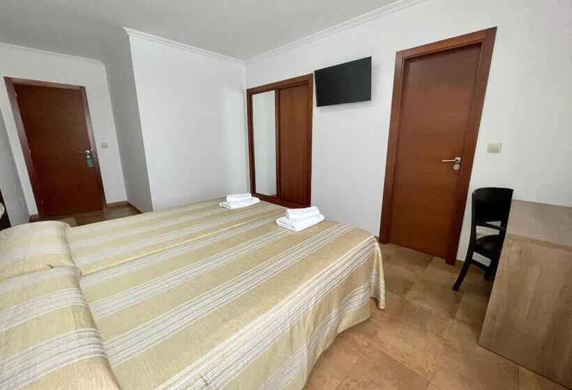 اتاق استاندارد سه نفره, Hostal Eden