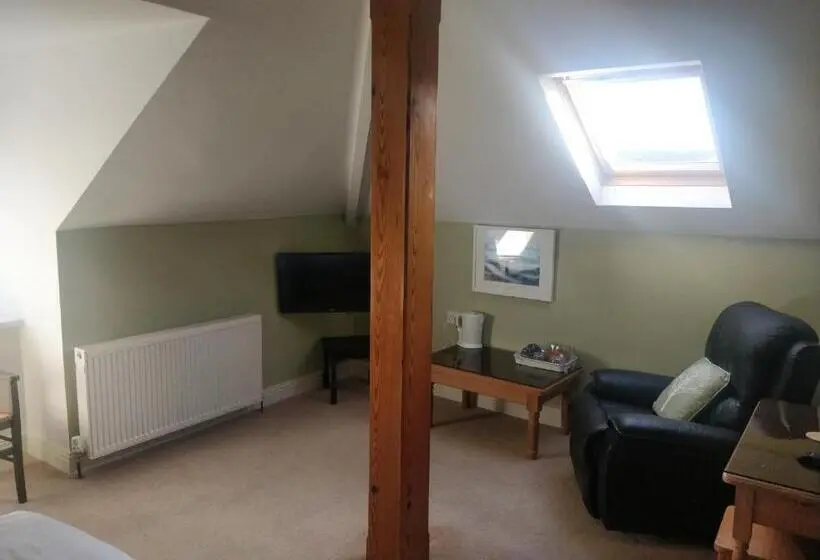 キングサイズベッドのスタンダードルーム, Avonmore House   Room Only Accommodation