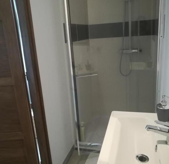 스탠다드 룸, Chez Shona