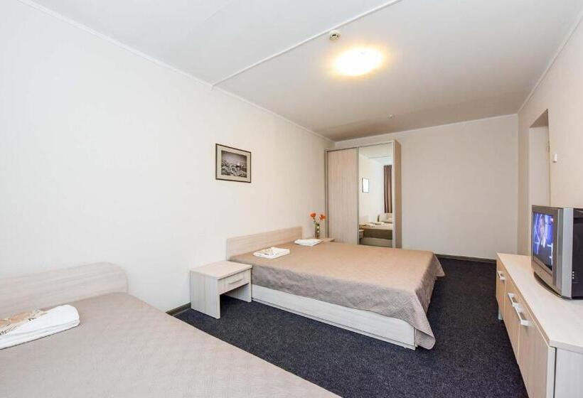 اتاق خانوادگی, Ktu Rest House Politechnika